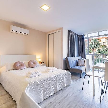 Sun Coast Benalmadena -- Superb Studio With 4 Pools, Gardens & Breakfast ภายนอก รูปภาพ