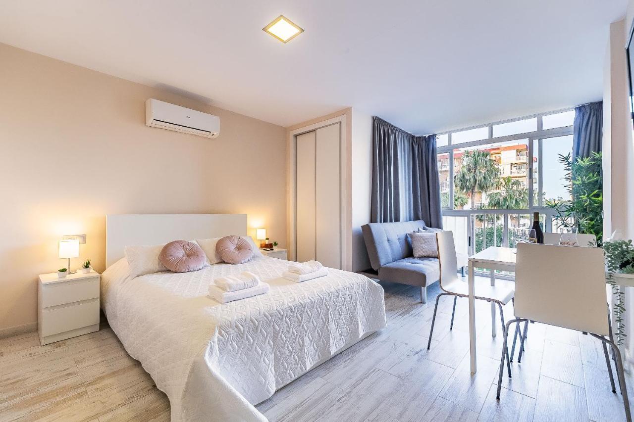 Sun Coast Benalmadena -- Superb Studio With 4 Pools, Gardens & Breakfast ภายนอก รูปภาพ