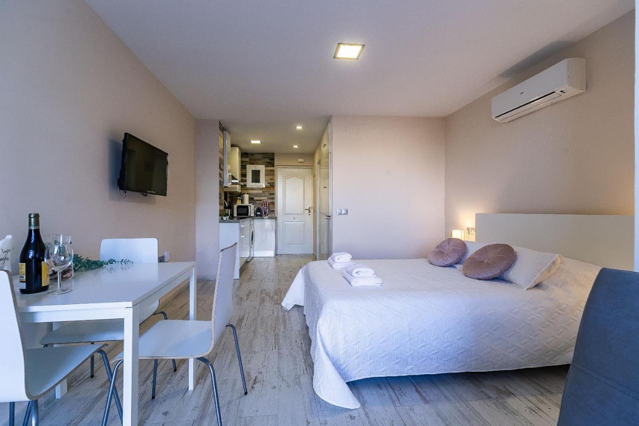 Sun Coast Benalmadena -- Superb Studio With 4 Pools, Gardens & Breakfast ภายนอก รูปภาพ