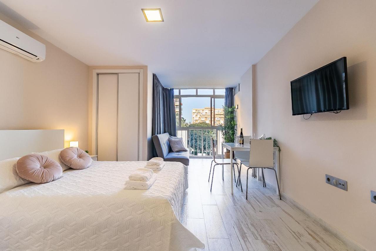 Sun Coast Benalmadena -- Superb Studio With 4 Pools, Gardens & Breakfast ภายนอก รูปภาพ