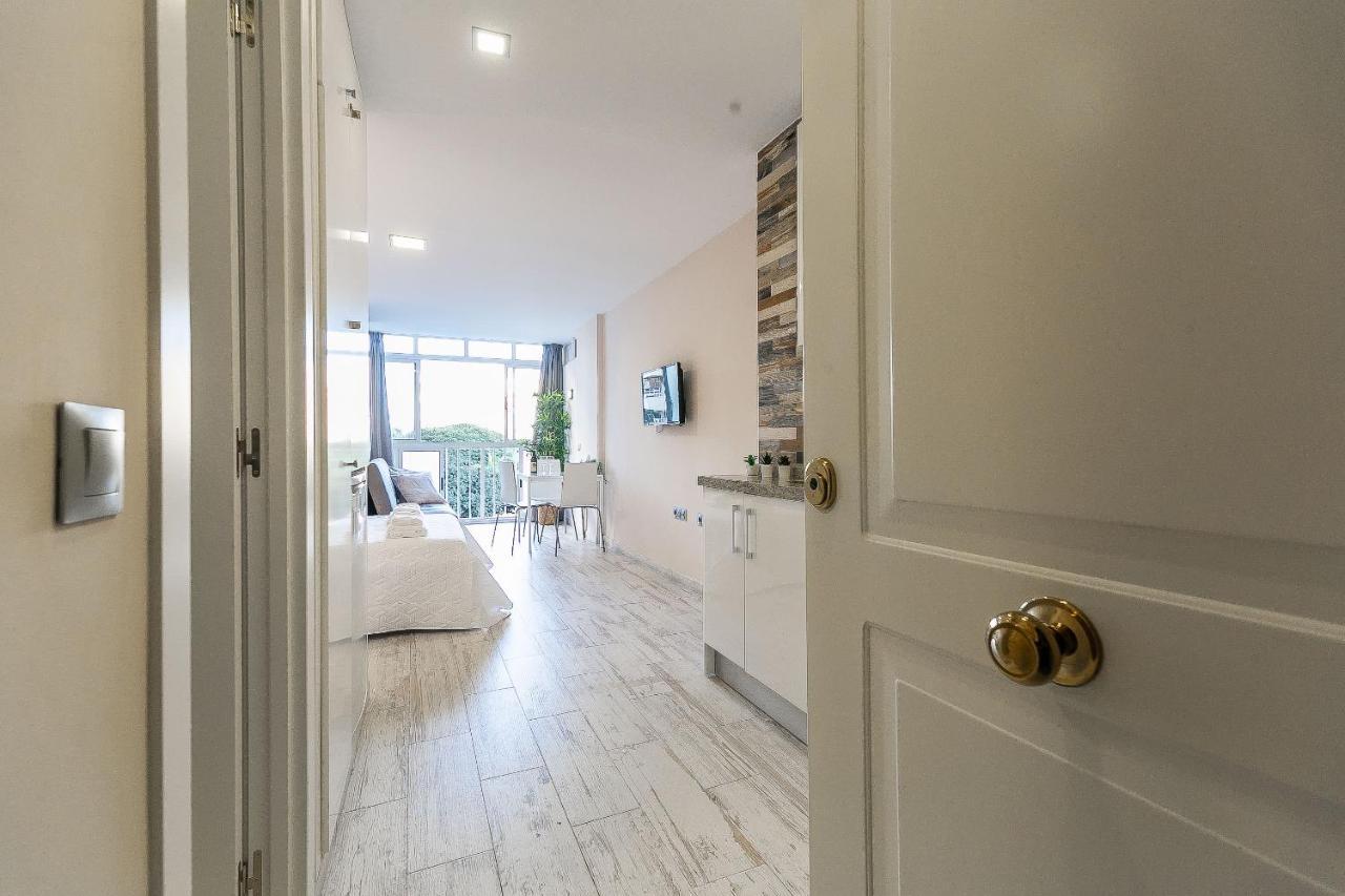 Sun Coast Benalmadena -- Superb Studio With 4 Pools, Gardens & Breakfast ภายนอก รูปภาพ