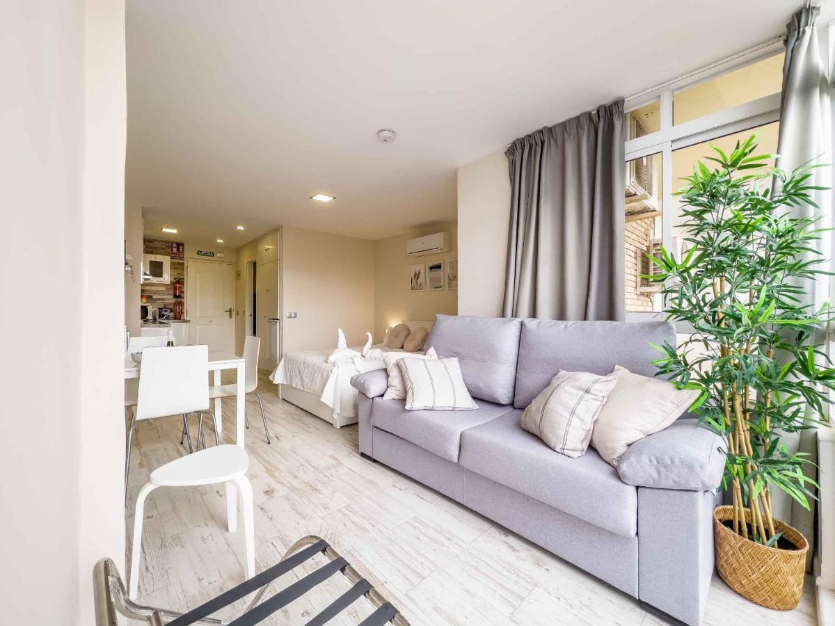 Sun Coast Benalmadena -- Superb Studio With 4 Pools, Gardens & Breakfast ภายนอก รูปภาพ