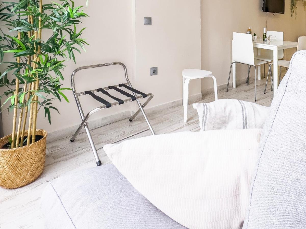 Sun Coast Benalmadena -- Superb Studio With 4 Pools, Gardens & Breakfast ภายนอก รูปภาพ